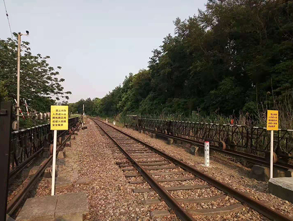 DPM-TL型平移式铁路道口电动栏门