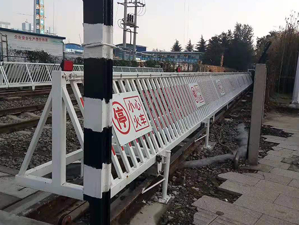 DPM-TL型平移式铁路道口电动栏门